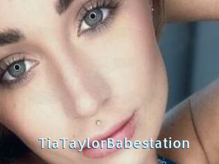TiaTaylorBabestation